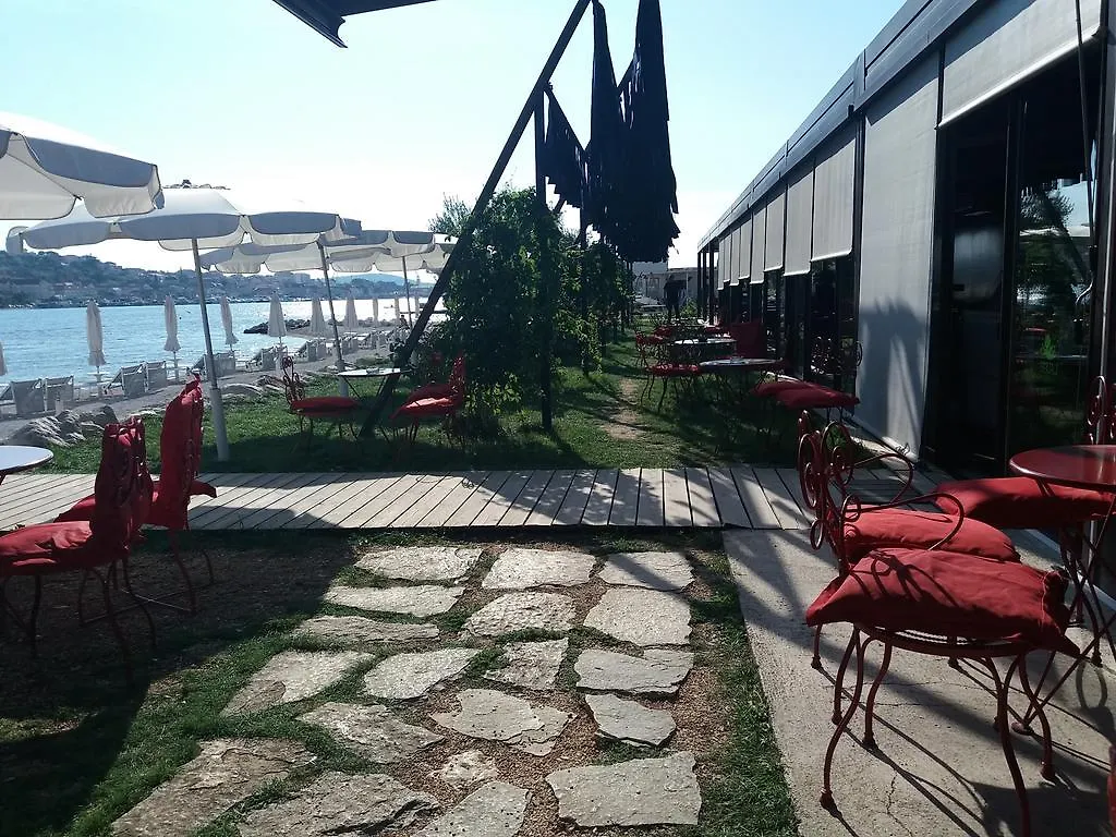 Apartment Lara Τρογκίρ